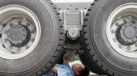 wheel hub assembly stuck