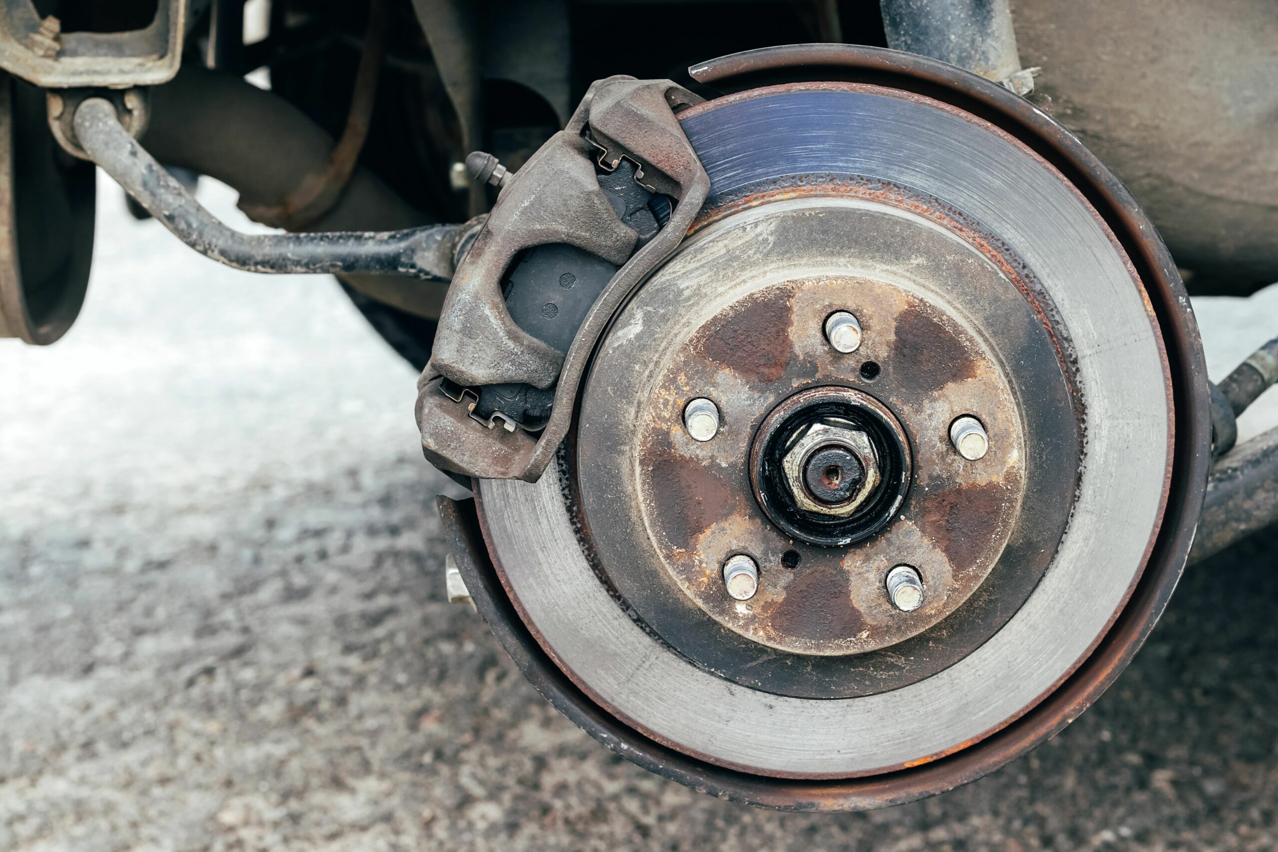 How do you use a wheel hub puller?